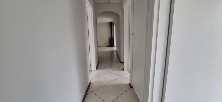 To Let 3 Bedroom Property for Rent in Waves Edge Western Cape